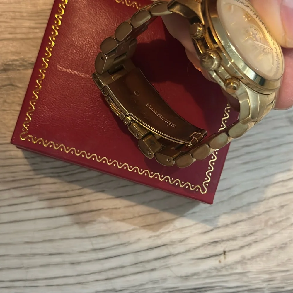 Michael Kors Runway MK5055 Gold Tone Chronograph Watch 38mm Authentic